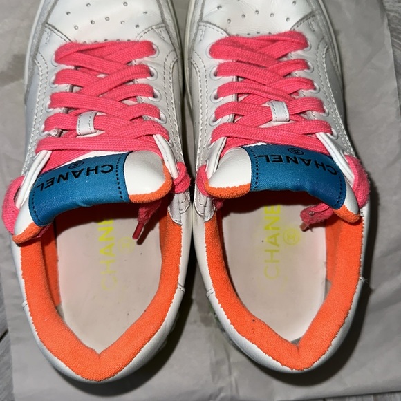 Chanel 2020 Logo CC sneakers Sz 36 - Picture 8 of 11
